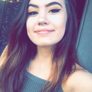 Meet your Posher, Maxine